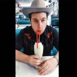 Meet your Posher, Travis